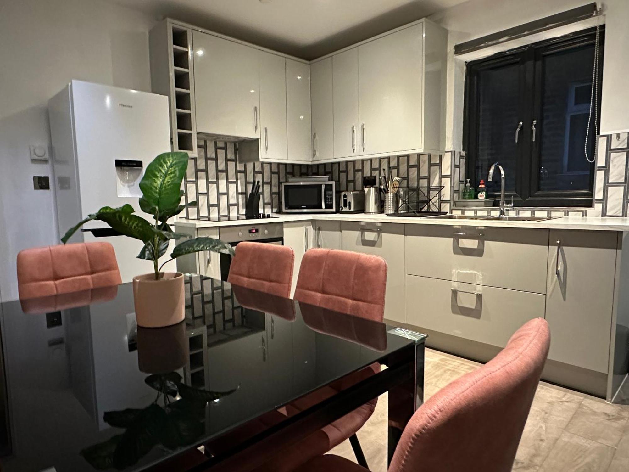 Luxurious Hidden Gem In Wandsworth Appartement Londen Buitenkant foto