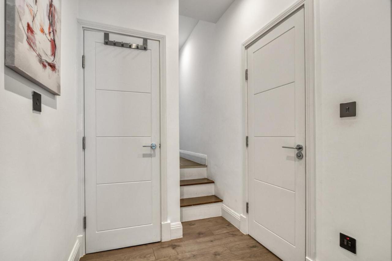 Luxurious Hidden Gem In Wandsworth Appartement Londen Buitenkant foto