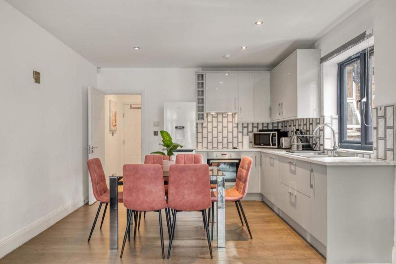 Luxurious Hidden Gem In Wandsworth Appartement Londen Buitenkant foto