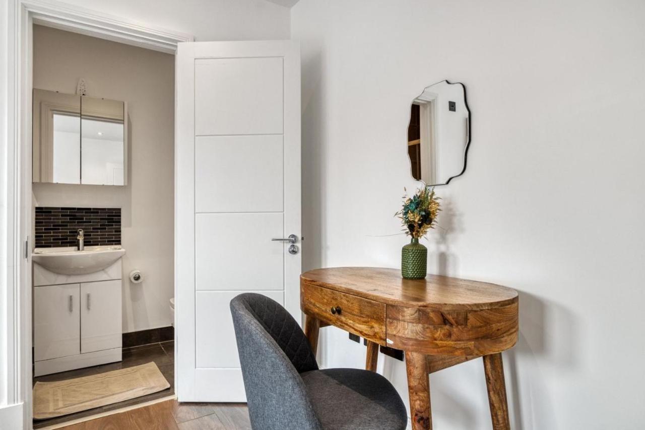 Luxurious Hidden Gem In Wandsworth Appartement Londen Buitenkant foto