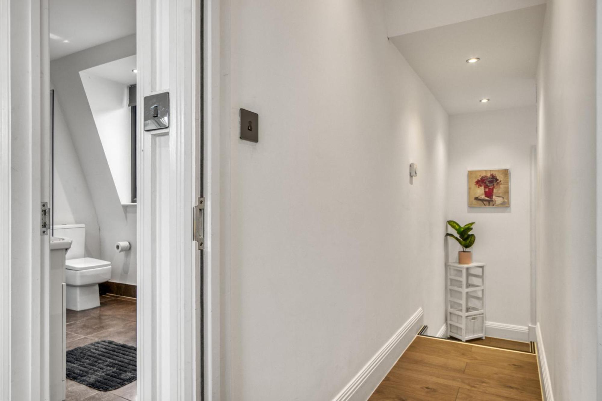 Luxurious Hidden Gem In Wandsworth Appartement Londen Buitenkant foto